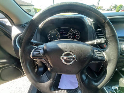 2020 Nissan Pathfinder SV