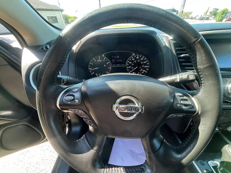 2020 Nissan Pathfinder SV