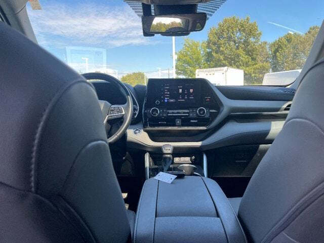 2023 Toyota Highlander 23