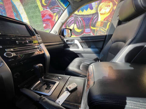 2013 Toyota Land Cruiser