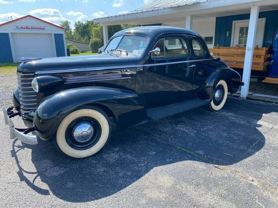 1937 Oldsmobile Cutlass 3