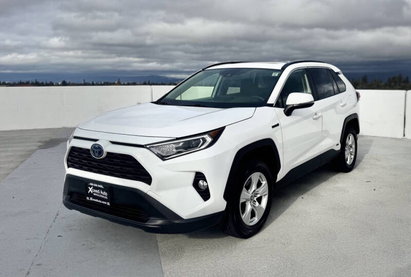 2020 Toyota RAV4 Hybrid XLE