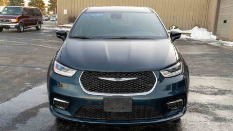 2024 Chrysler Pacifica Touring