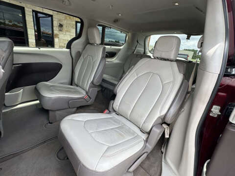 2017 Chrysler Pacifica Touring-L Plus