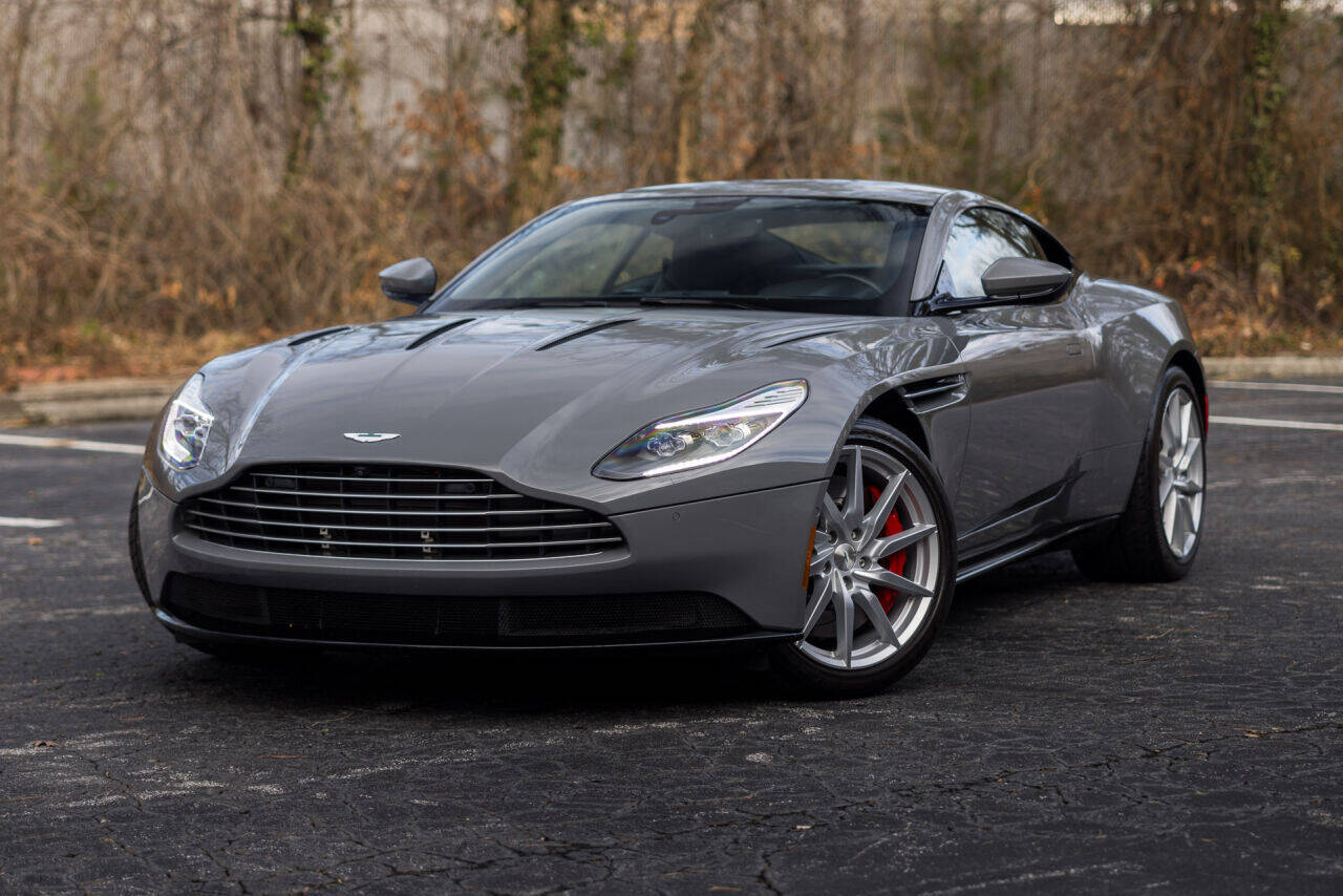 2018 Aston Martin DB11 2