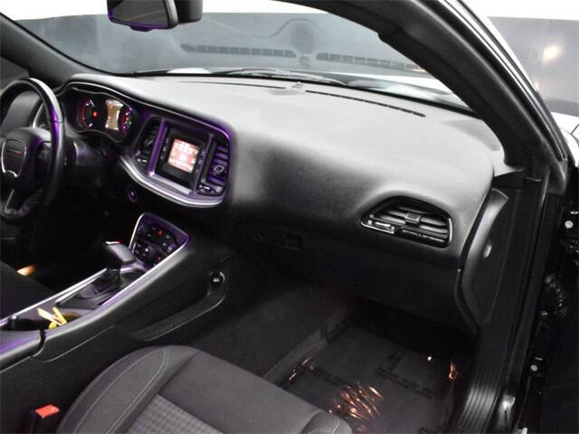 2017 Dodge Challenger SXT