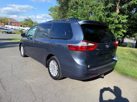 2015 Toyota Sienna