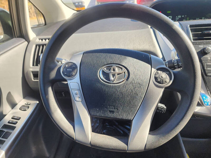 2014 Toyota Prius v Two