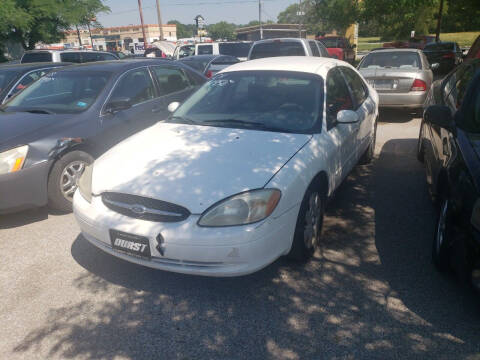 2000 Ford Taurus for sale at SPORTS & IMPORTS AUTO SALES in Omaha NE