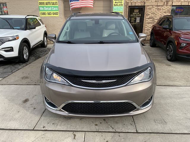 2017 Chrysler Pacifica Touring-L Plus