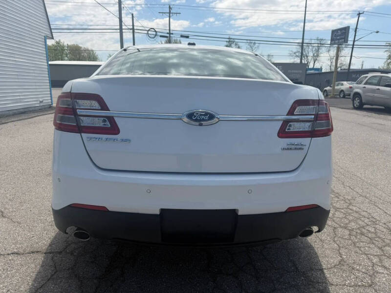 2019 Ford Taurus SEL