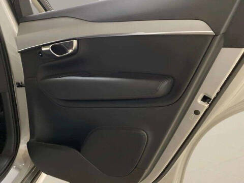2025 Volvo XC90 B5 Core Bright Theme
