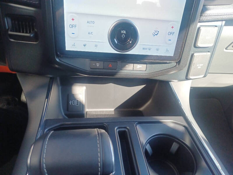 2025 Ford F-150 Lightning Flash