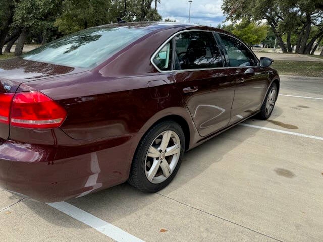 2012 Volkswagen Passat SE photo 10