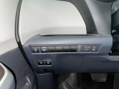 2023 Toyota Sienna LE 8-Passenger