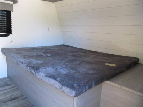 2024 Coleman CM17r24