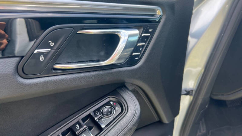 2017 Porsche Macan