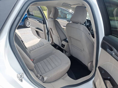 2017 Ford Fusion SE