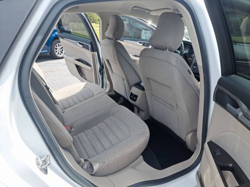 2017 Ford Fusion SE