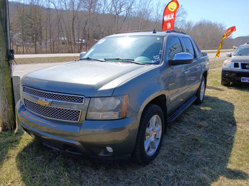 2011 Chevrolet Avalanche for sale at Court House Cars, LLC in Chillicothe OH