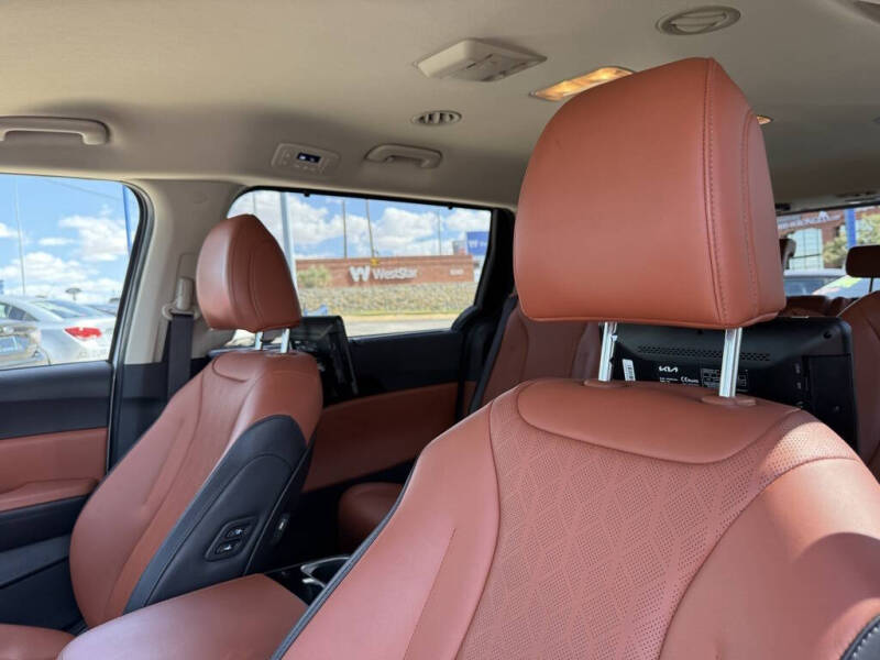 2022 Kia Carnival SX