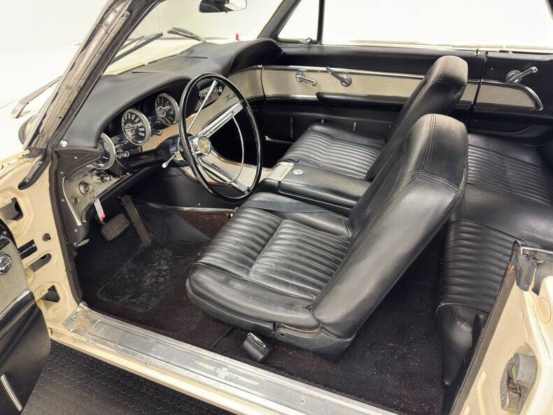 1961 Ford Thunderbird