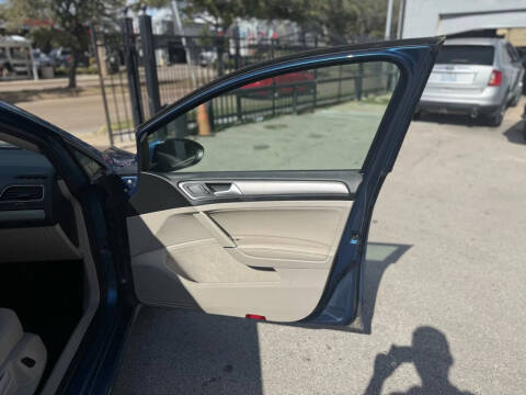 2017 Volkswagen Golf TSI Wolfsburg Edition