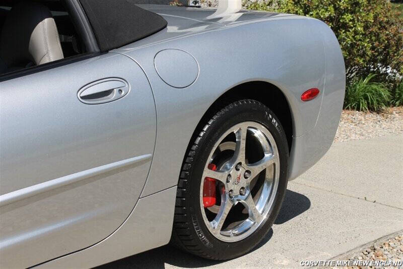 2002 Chevrolet Corvette 12