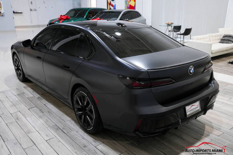 2025 BMW 7 Series 740i