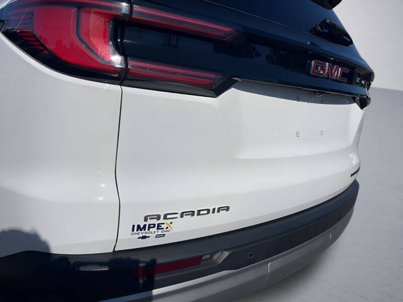 2025 GMC Acadia Elevation