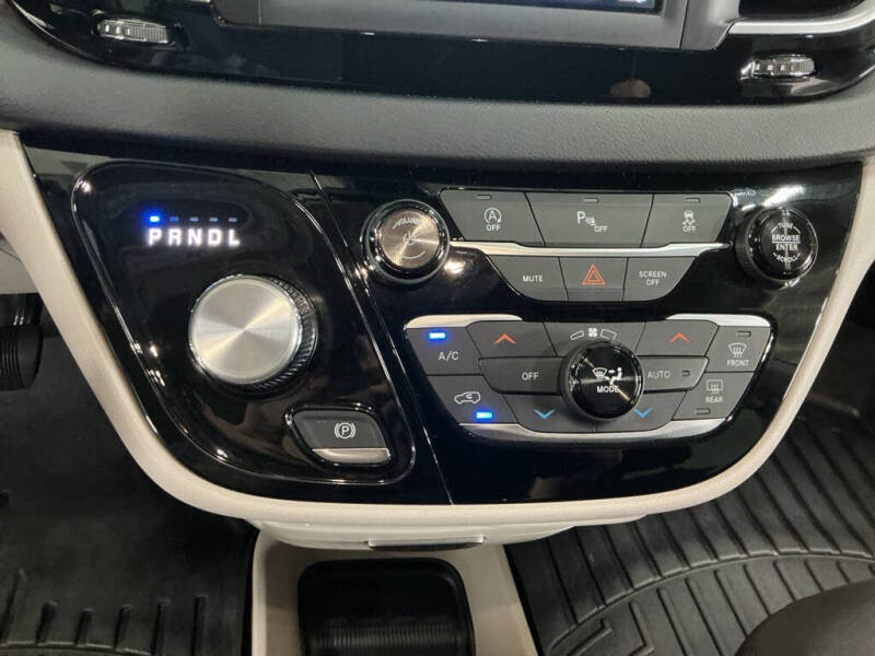2019 Chrysler Pacifica Touring Plus