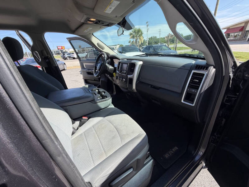 2017 RAM 1500 SLT