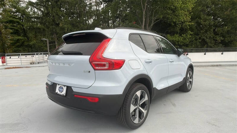 2026 Volvo XC40 B5 Plus