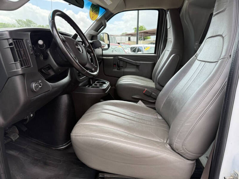 2023 GMC Savana 2500