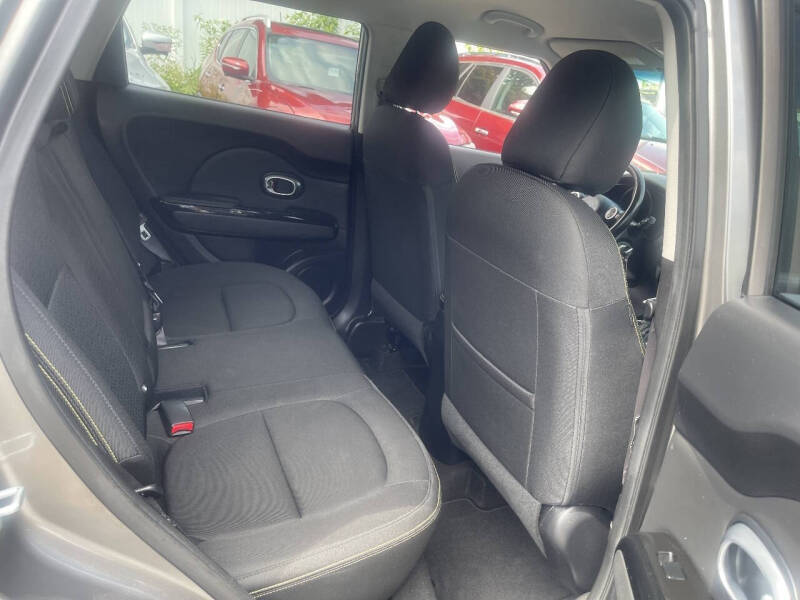 2016 Kia Soul +