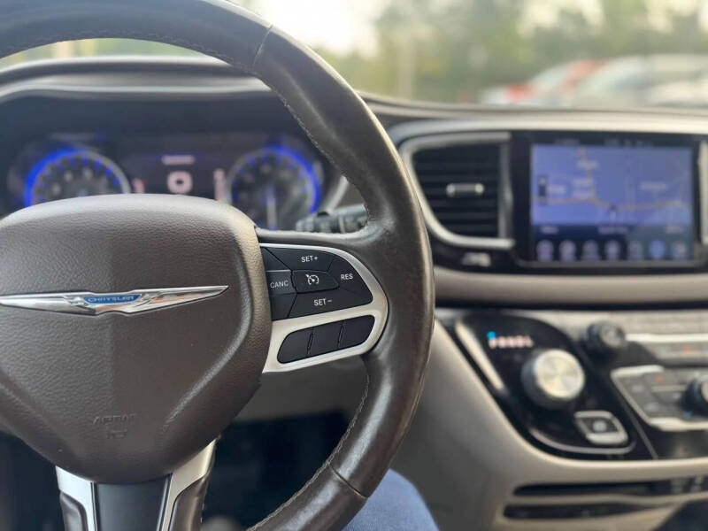 2017 Chrysler Pacifica Touring-L Plus