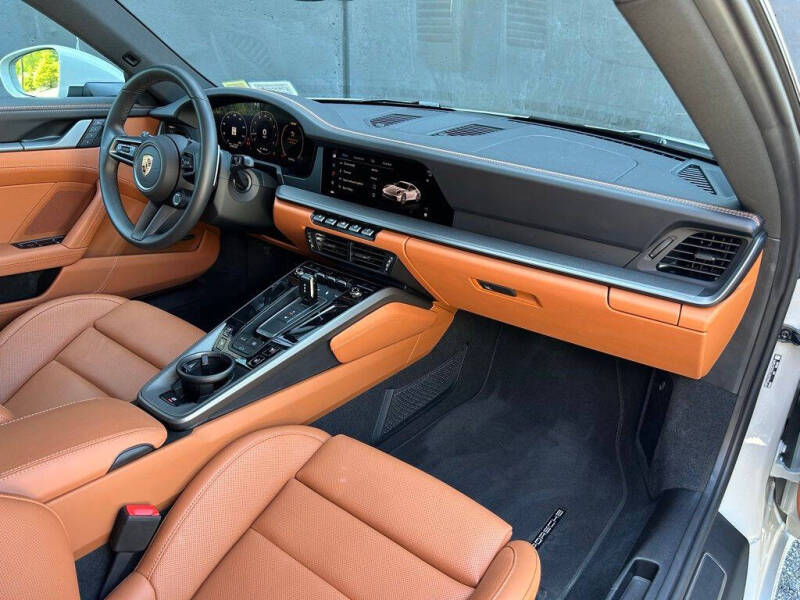 2025 Porsche 911 Carrera