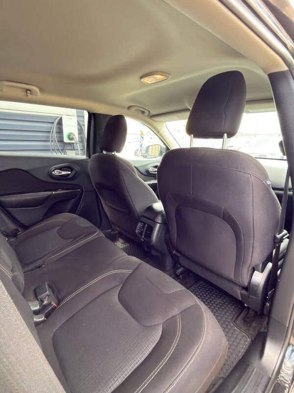 2016 Jeep Cherokee Latitude Altitude