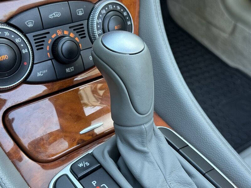 2003 Mercedes-Benz SL-Class 44