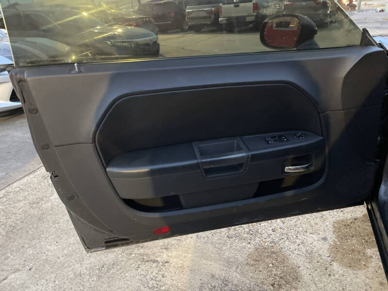 2013 Dodge Challenger SXT Plus