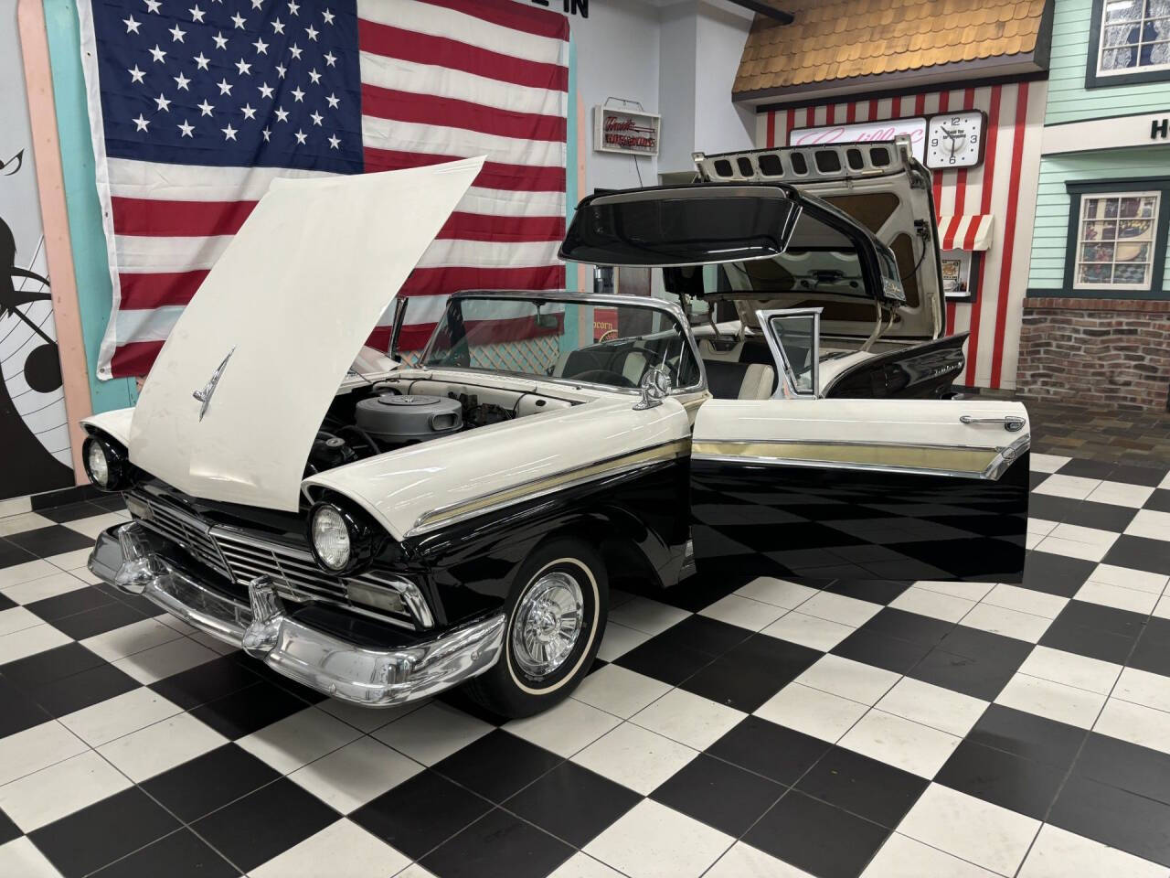 1957 Ford Fairlane 2