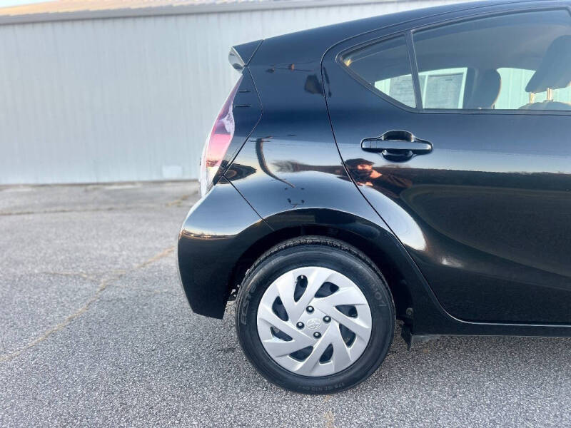 2016 Toyota Prius c Two