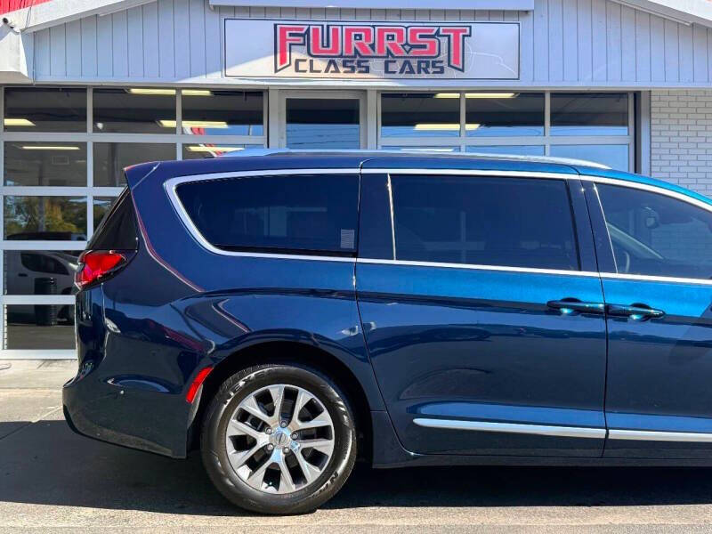 2025 Chrysler Pacifica Plug-In Hybrid Pinnacle