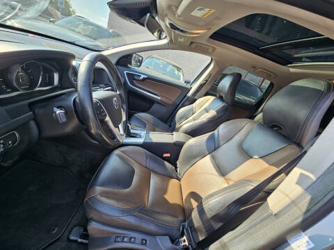 2017 Volvo XC60 T5 Dynamic