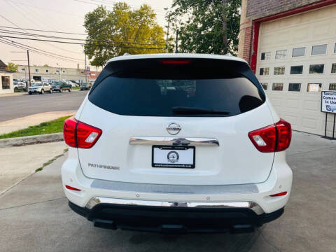 2017 Nissan Pathfinder SV