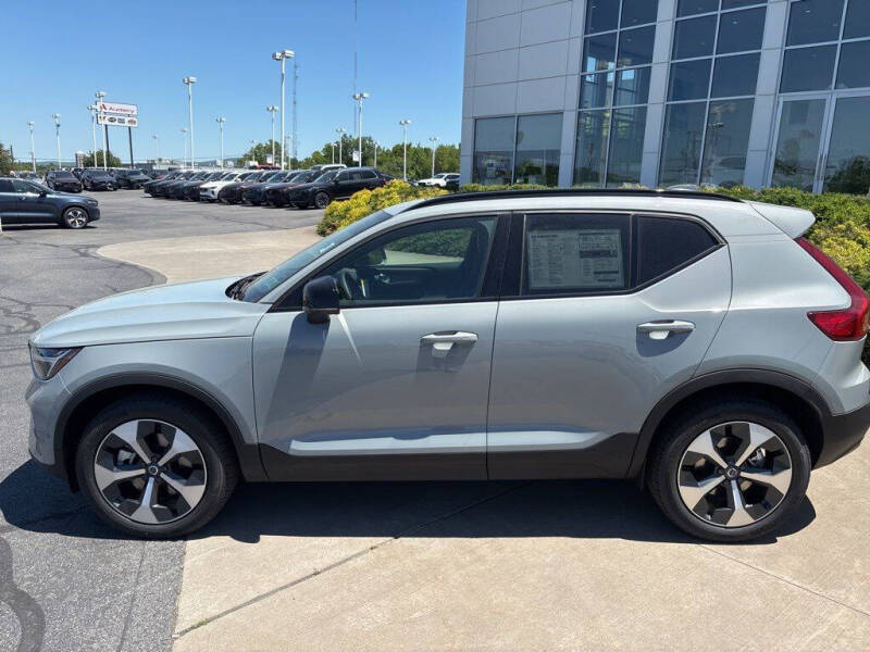 2026 Volvo XC40 B5 Plus