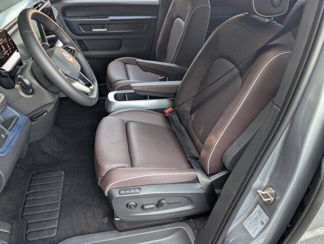 2025 Volkswagen ID. Buzz Pro S Plus