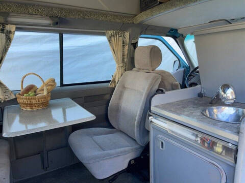 1993 Winnebago Camper
