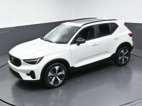 2026 Volvo XC40 B5 Plus