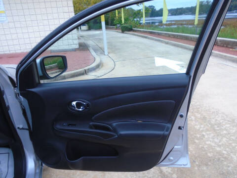 2017 Nissan Versa 1.6 SV